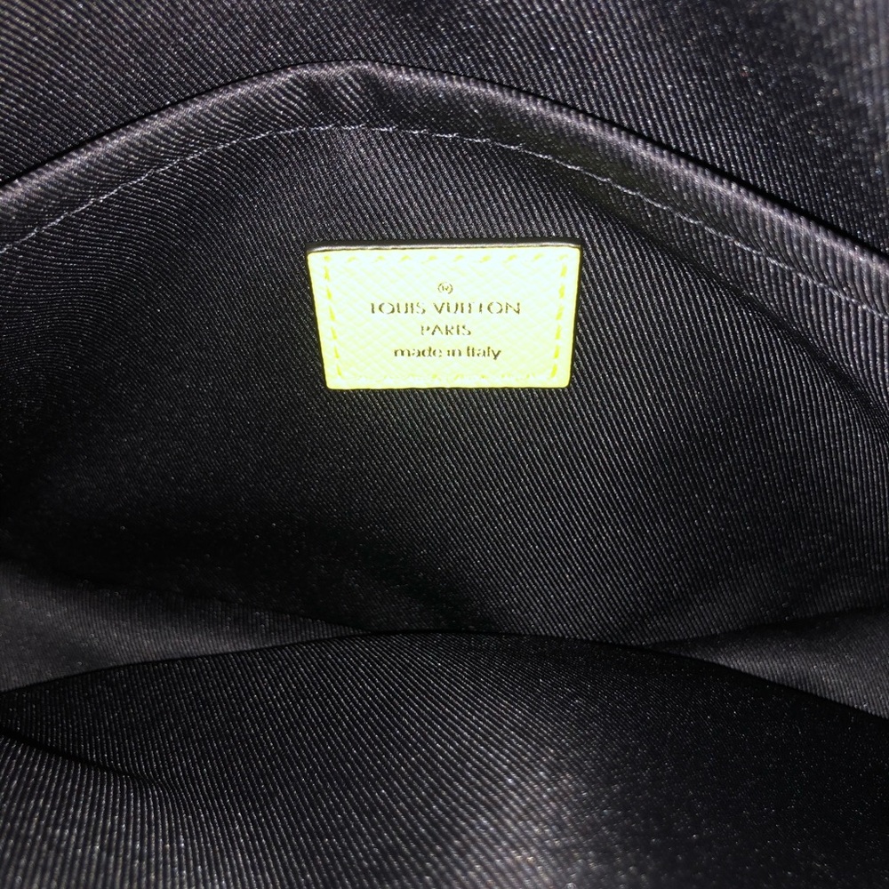 ✨Louis Vuitton Messenger Bahia Eclipse✨ - Picture 5 of 7